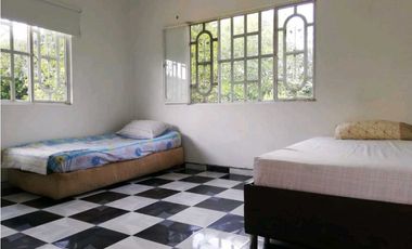 En Venta linda finca con piscina en Anapoima.