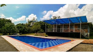 En Venta linda finca con piscina en Anapoima.