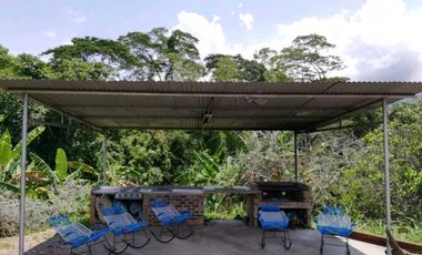 En Venta linda finca con piscina en Anapoima.