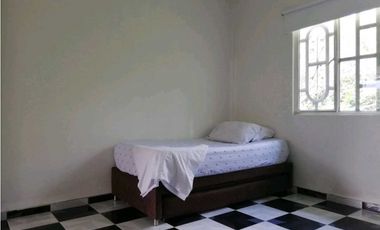 En Venta linda finca con piscina en Anapoima.