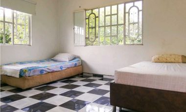 En Venta linda finca con piscina en Anapoima.