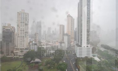 Venta de Oficina en Avenida Balboa, PH Torre BAC