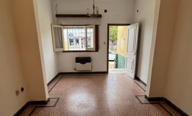 VENTA - CASA AV. EJERCITO UBICACION ESTRATEGICA APTA CREDITO