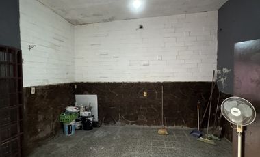 EN VENTA CASA A REFACCIONAR - ZONA DON BOSCO Y 3 DE FEBRERO