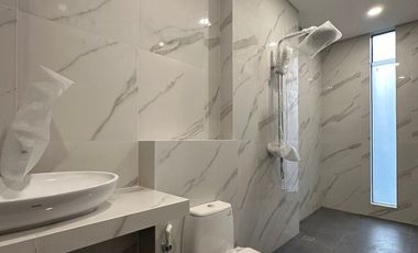 Brand new modern townhouse selangkah ke tol andara