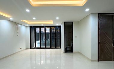 Brand new modern townhouse selangkah ke tol andara