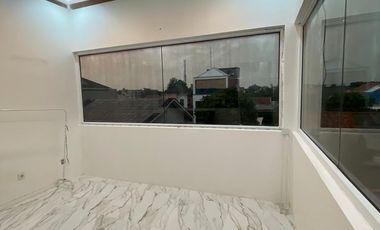 Rumah mewah 2 Lantai 1 M an dalam cluster Jagakarsa