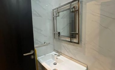 Rumah mewah 2 Lantai 1 M an dalam cluster Jagakarsa