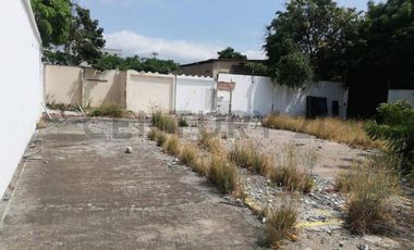 DE RENTA O VENTA TERRENO EN MANTA