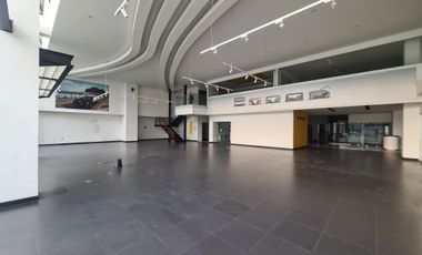 GEDUNG SHOWROOM MOBIL BARU BSD SERPONG TANGERANG SIAP HUNI