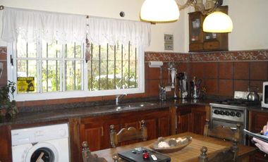 Chalet en venta en Villa Udaondo