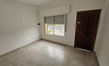 Departamento Tipo Casa en venta en Remedios de Escalada Este