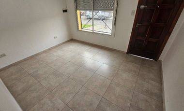 Departamento Tipo Casa en venta en Remedios de Escalada Este