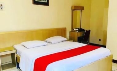 DIJUAL Hotel dalam  kota 3 Lantai Jl.S.Pareman  L.Tanah: 750 L B 1.370