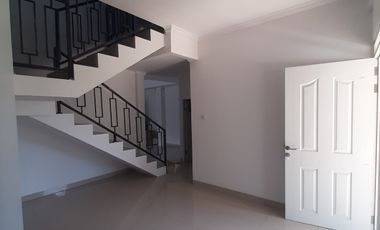 Dijual rumah 2lt siap pakai type 100+ di cluster Pamela Mass