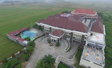 hotel grand mewah strategis jalan pantura