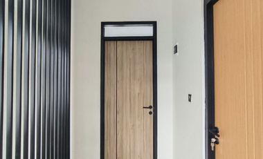 NYESEL KALO DILEWATKAN! Rumah Baru 2 Lantai di Dekat Borma Permata