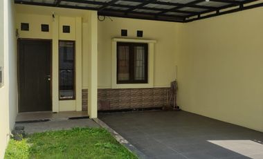 Disewakan dikontrakan rumah siap huni Cisaranten untuk pasangan muda