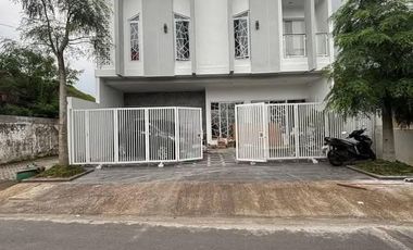 RUMAH 2LANTAI BAGUS STRATEGIS DI KOTA MOJOKERTO