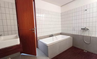 Villa Mewah Tropis View Sawah Strategis di Ubud