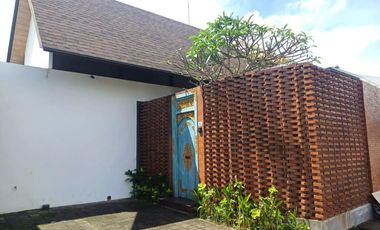 Villa Mewah Tropis View Sawah Strategis di Ubud