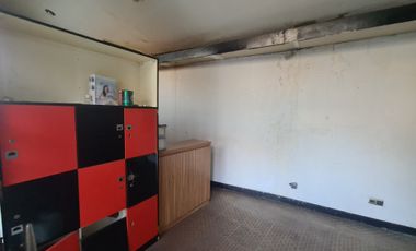 TANAH ADA BANGUNAN KEBON JERUK COCOK UNTUK KOS CARWASH POOL MOBIL