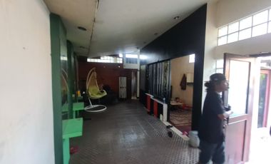 TANAH ADA BANGUNAN KEBON JERUK COCOK UNTUK KOS CARWASH POOL MOBIL