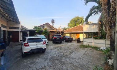 TANAH ADA BANGUNAN KEBON JERUK COCOK UNTUK KOS CARWASH POOL MOBIL