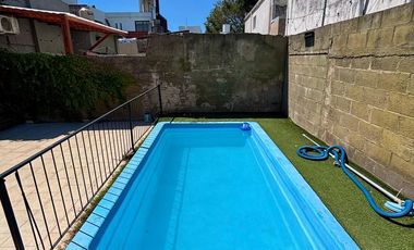 Beccar – Casa Amplia con 3 Habitaciones, Quincho y Parrilla