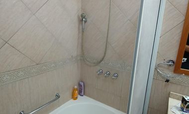 Venta Departamento 3 habitaciones + dos cocheras y bauleras sarmiento al 200