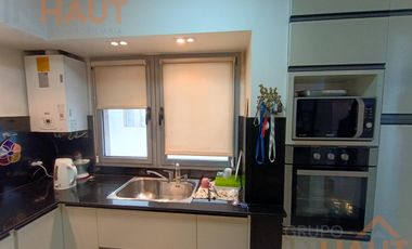 Venta Departamento 3 habitaciones + dos cocheras y bauleras sarmiento al 200