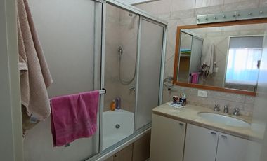 Venta Departamento 3 habitaciones + dos cocheras y bauleras sarmiento al 200