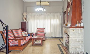 Espectacular casa de 6 ambientes en dos plantas