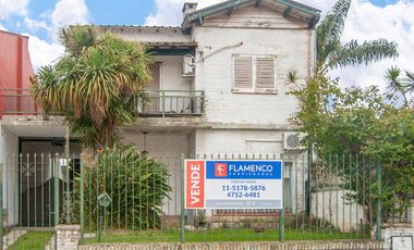 Espectacular casa de 6 ambientes en dos plantas