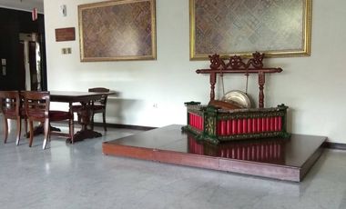 HOTEL TENGAH KOTA GENTENG KALI DEKAT TUNJUNGAN PLAZA, EMBONG MALANG