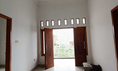 Rumah solo Gentan purbayan dekat luwes baki