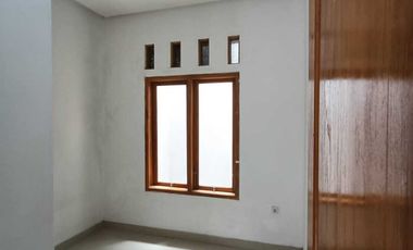 Rumah solo Gentan purbayan dekat luwes baki