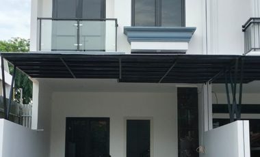 JUAL RUMAH 2 LANTAI ANCOL SELATAN MODERN aman dan nyaman
