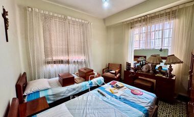 Edificio venta CENTRO - Locales en PB y 2 deptos en PA / Premises on GF + 2 apts