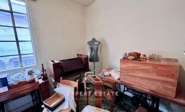 Edificio venta CENTRO - Locales en PB y 2 deptos en PA / Premises on GF + 2 apts
