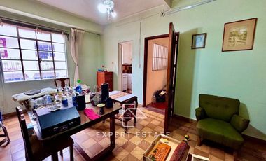 Edificio venta CENTRO - Locales en PB y 2 deptos en PA / Premises on GF + 2 apts