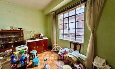 Edificio venta CENTRO - Locales en PB y 2 deptos en PA / Premises on GF + 2 apts