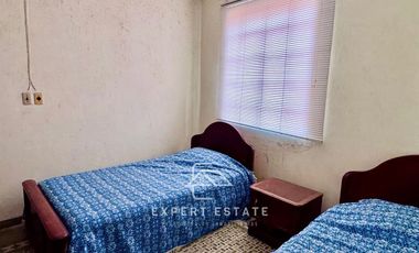 Edificio venta CENTRO - Locales en PB y 2 deptos en PA / Premises on GF + 2 apts
