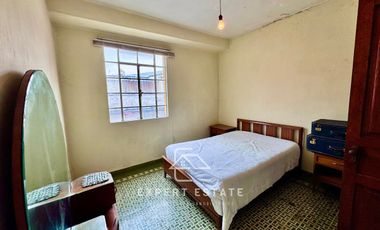Edificio venta CENTRO - Locales en PB y 2 deptos en PA / Premises on GF + 2 apts