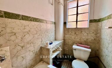 Edificio venta CENTRO - Locales en PB y 2 deptos en PA / Premises on GF + 2 apts