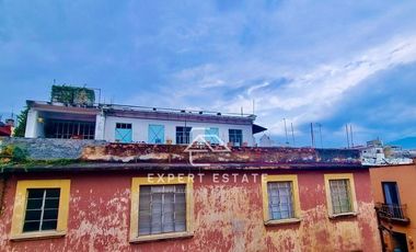 Edificio venta CENTRO - En esquina con local en PB y depto en PA / Corner