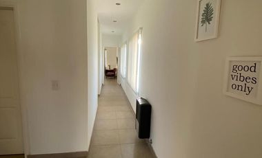 Casa en Costa Esmeralda - Barrio golf II