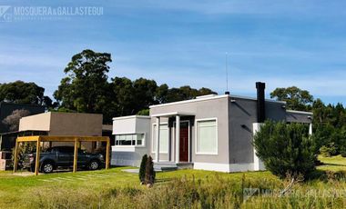 Casa en Costa Esmeralda - Barrio golf II