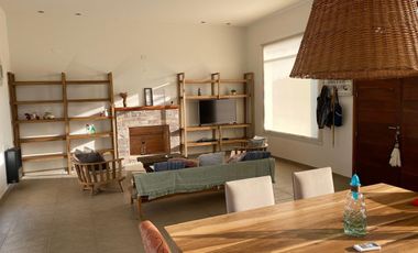 Casa en Costa Esmeralda - Barrio golf II