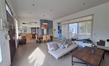 Casa en Costa Esmeralda - Barrio golf II